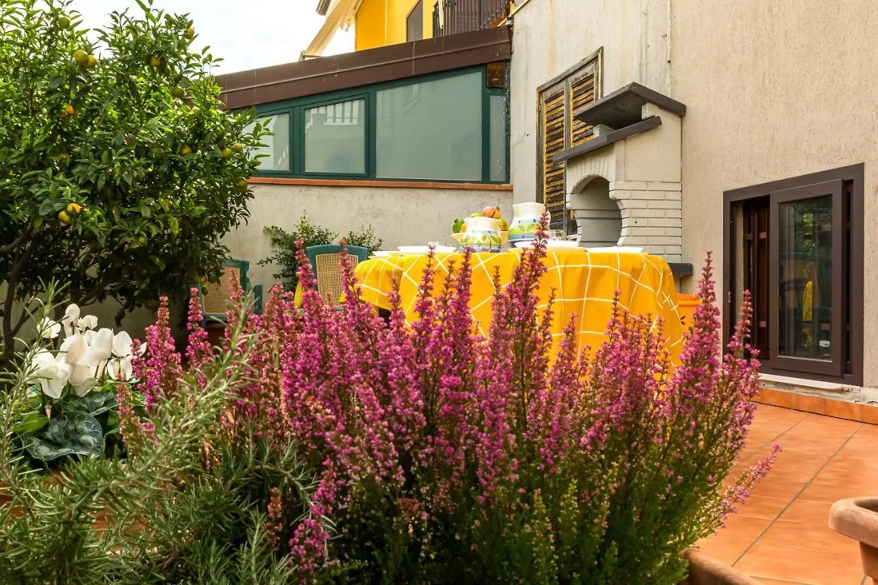 Lilla - Home And Garden Riposto 0*,